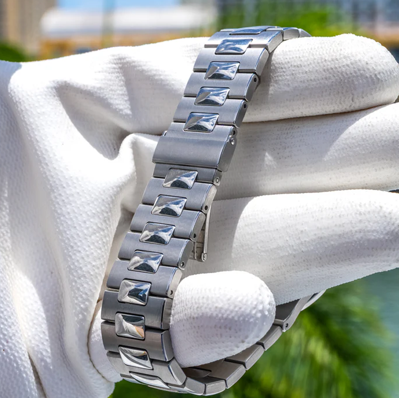 Luxury Watches - Platinum Elegance Cushion